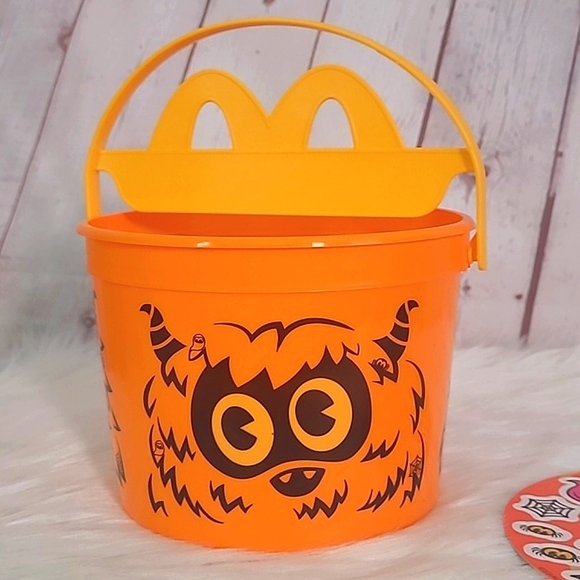 🆕️2024 Limited Edition McDonald's Boo Bucket Orange Monster Plastic Collectible - Picture 8 of 8